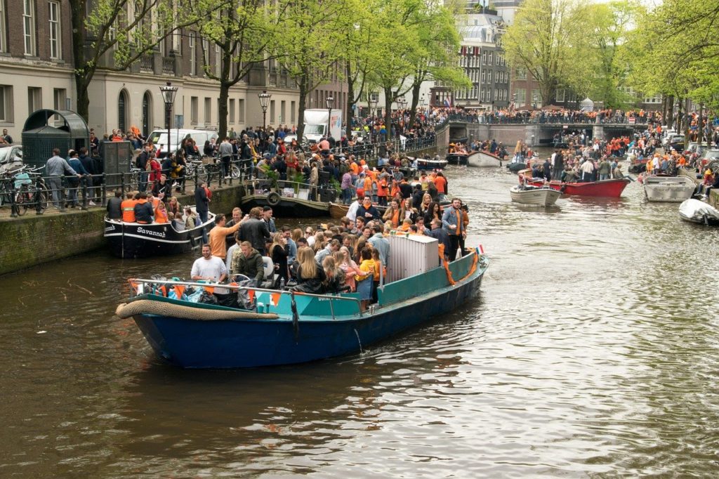 amsterdam party boat tour